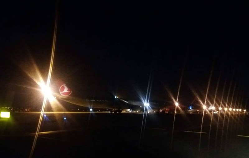 UPDATE / Aterizare de urgență pe Aeroportul Otopeni. Pasagerul suspect de febră tifoidă, internat la "Victor Babeș"