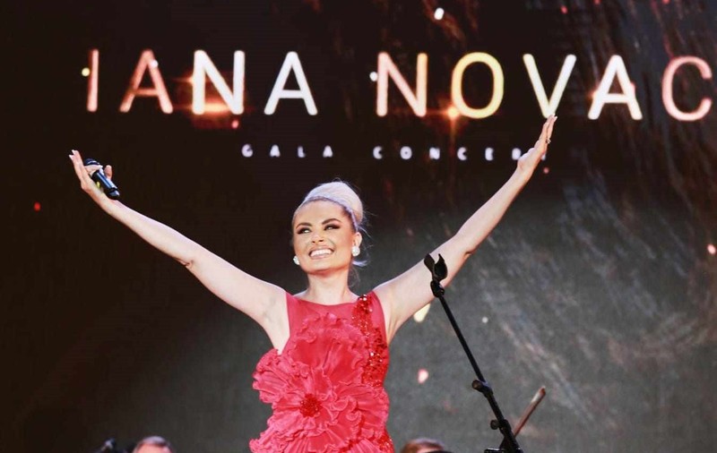 Soprana Iana Novac, apariție spectaculoasă la concertul susținut în parcul Herăstrău. „Așa am încheiat vara”
