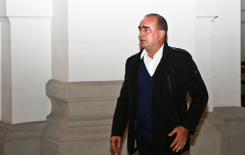Liber la chef! Neţoiu a petrecut cu berbecuţ şi vin în prima zi liberă