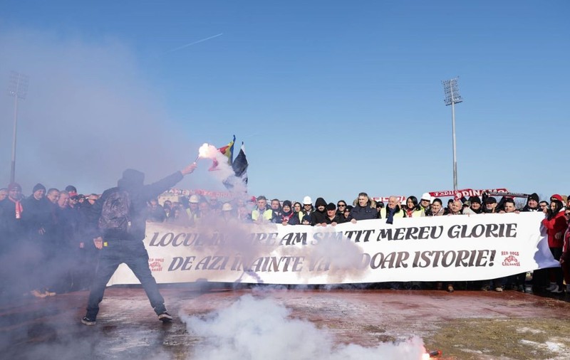 Demolarea stadionului Dinamo a început, în fața a 300 de suporteri. Ce va fi construit pe rămășițele arenei: „De azi înainte va fi doar istorie” 