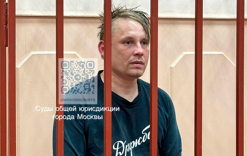 Doi jurnaliști arestați de regimul lui Putin și acuzați de „extremism”. Cu cine au colaborat