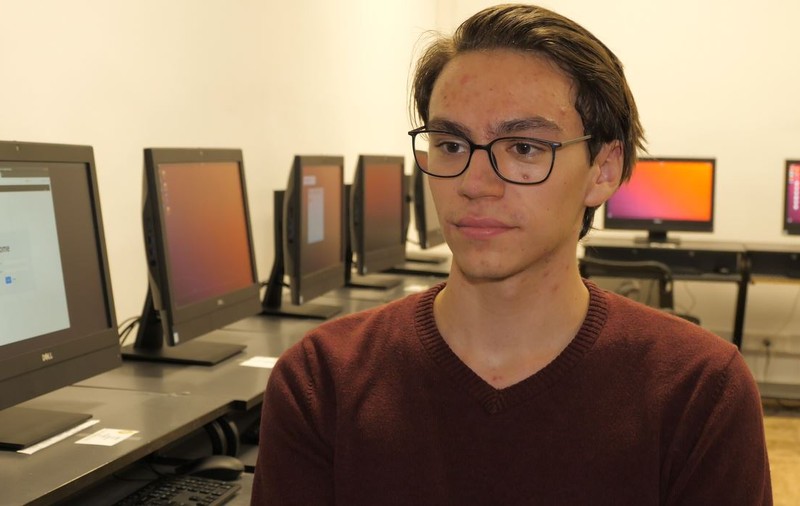 VIDEO/ «Geniile informaticii» se întrec la un concurs internațional de profil. Andrei, olimpic de clasa a XI-a: «Nu mă văd lucrând în România»
