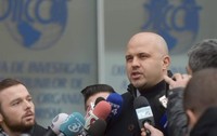 Deputatul USR Emanuel Ungureanu a depus denunț la DNA și sesizare la ANI pe numele judecătorului CCR Cristian Deliorga, după zborul de lux la Mykonos Sursă foto: Facebook /Emanuel Ungureanu.
