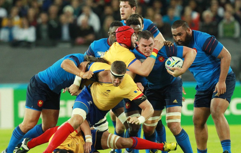 România - Franța 11-38, la Cupa Mondială de rugby. “Stejarii” au jucat foarte bine timp de 30 de minute, dar au încasat două eseuri imediat după ce Paulică Ion a văzut cartonașul galben. Pe finalul meciului, românii au căzut psihic și fizic. Duminică - altă “misiune imposibilă” / GALERIE FOTO & VIDEO