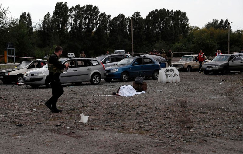 Război în Ucraina, ziua 219 | UE condamnă atacul „atroce” al Rusiei din Zaporojie: 30 de morți, după bombardarea unui convoi de civili