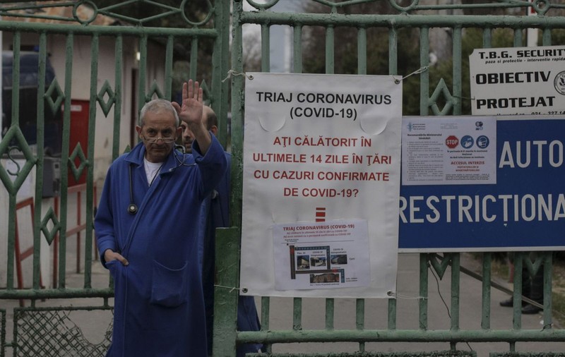 Medicul de gardă a spus autorităților că era treaz la 5, ora incendiului. Informația că a fost rănit în operațiunea care a urmat nu e corectă