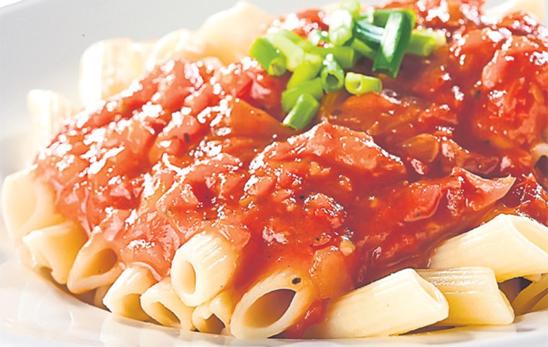 O rețetă sănătoasă | Penne cu sos de roşii