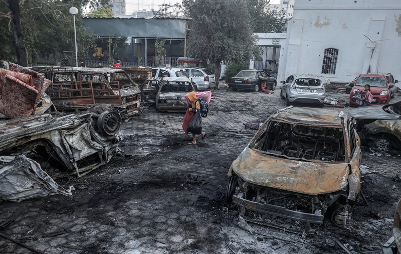 Israelul a acceptat să permită intrarea ajutorului umanitar în Gaza după explozia de la spital soldată cu cel puțin 471 de morți. Biden: "Nu vom sta deoparte"