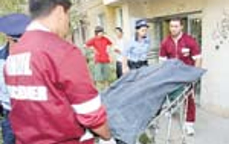 Torturat si ucis in casa