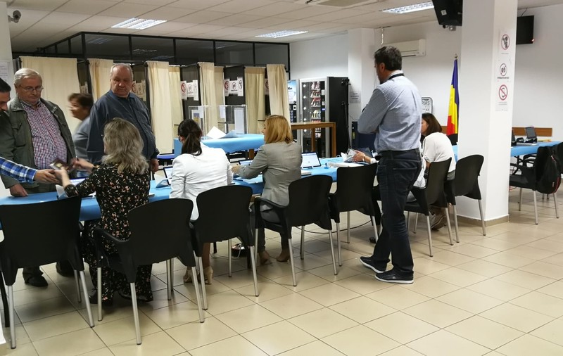 Oficiile consulare românești din Spania au suspendat pe o perioadă nedeterminată programul cu publicul. Se acordă asistență doar pentru situații deosebite