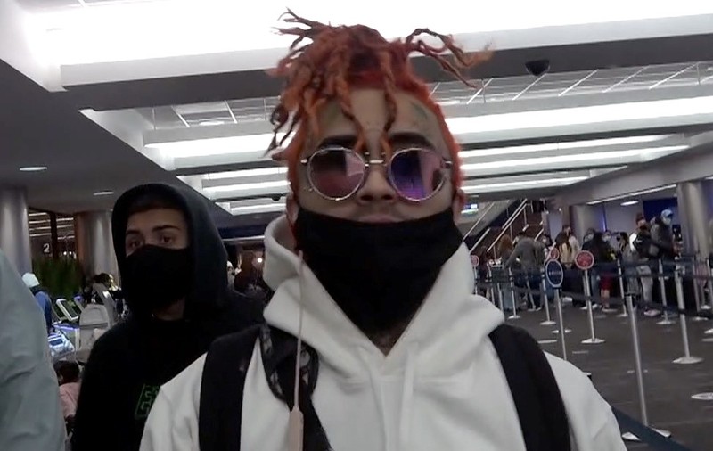 Un rapper celebru are interdicție să mai zboare cu o companie aeriană din SUA, după ce a refuzat să poarte mască în avion
