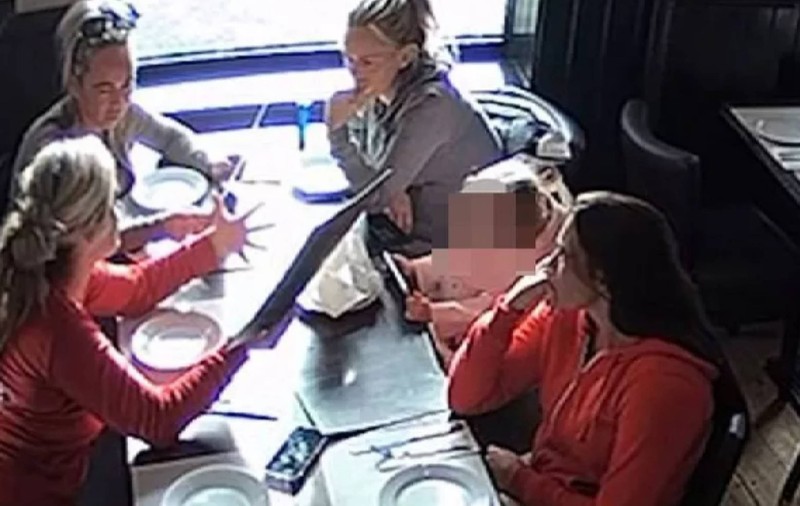 4 femei și copiii lor au mâncat fripturi și au băut cocktailuri de 350 de euro și au fugit fără să plătească, la Norwich: „Au dat pe gât 11 shot-uri de Bayleys”