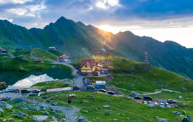 Cabane montane la altitudine din România