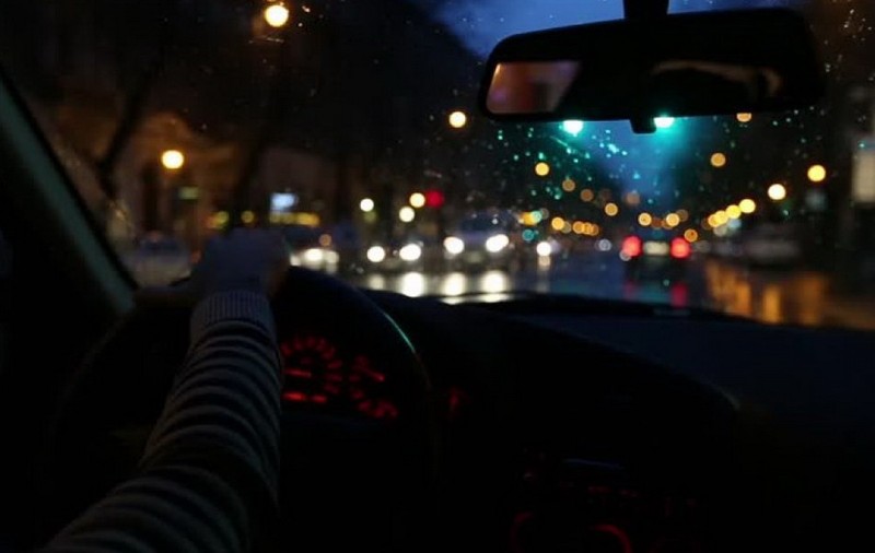 Un copil de 14 ani din Oradea a furat o furgonetă şi s-a plimbat până a rămas fără motorină. Unde l-a găsit poliția