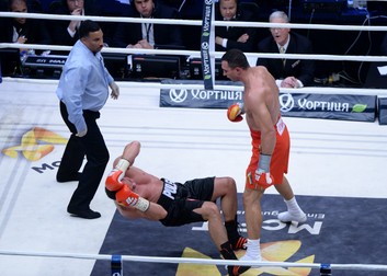 Pulev e la podea, acolo unde l-a trimis Wladimir