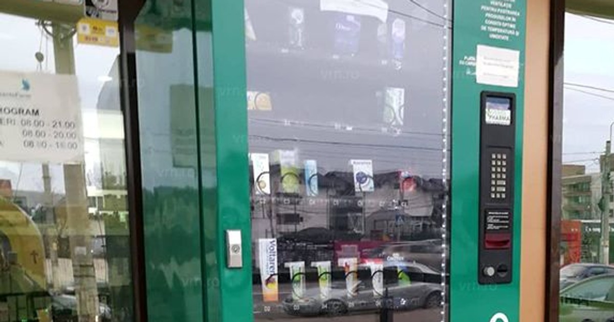 Tonomat cu prezervative și tampoane, la Vaslui. Se găsesc și medicamente banale, non-stop