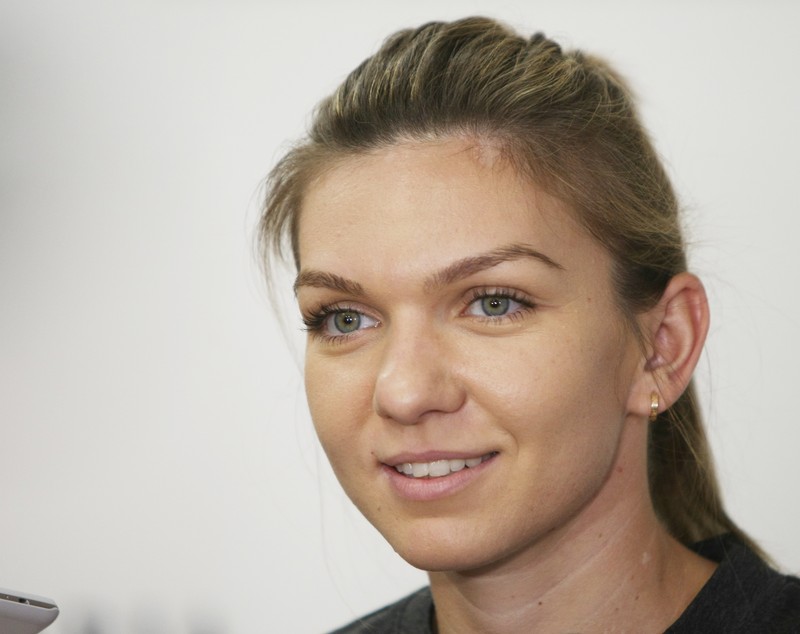 Simona Halep nu suflă în fața lui Ion Țiriac: ”Nu mă antrenez cât ar trebui”! Își oblojește rănile și fuge cu Costa peste hotare / GALERIE FOTO