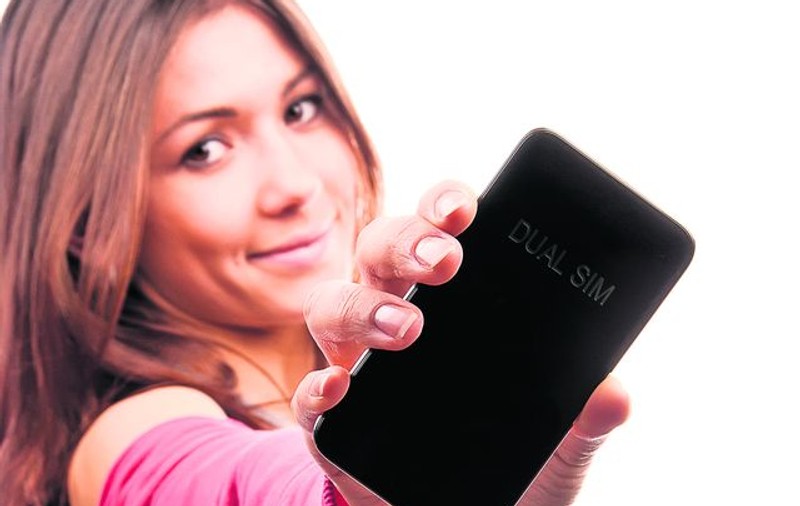 Ia-ţi telefon 2 în 1, la preţ de criză