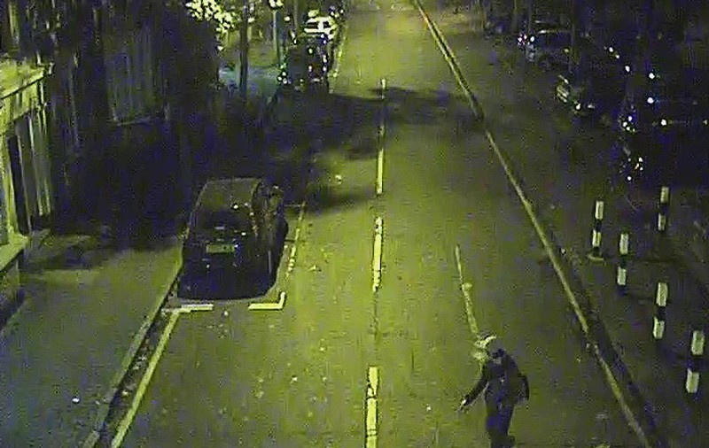 O adolescentă de 17 ani a fost agresată sexual de trei ori, într-o singură oră