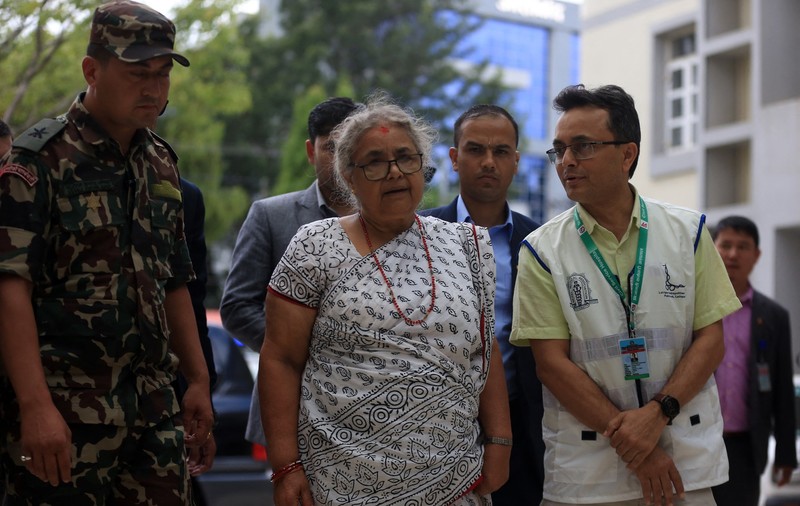 Nepalul are prima femeie prim-ministru din istorie, după revoluția Gen Z. Cine este Sushila Karki și de ce o susțin tinerii