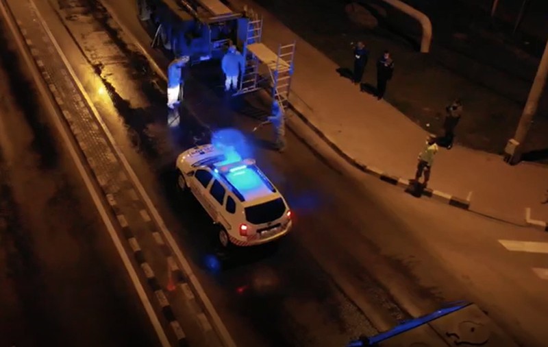 VIDEO | Militarii au dezinfectat noaptea străzile principale din Suceava folosind 116 tone de substanță de dezinfecție