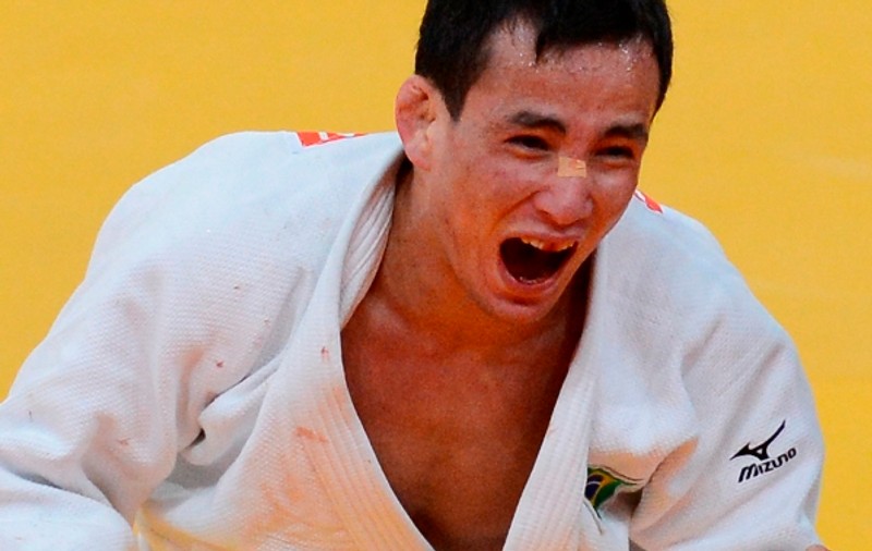 PREMIERĂ nedorită la Jocurile Olimpice! Brazilianul Felipe Kitadai şi-a RUPT medalia de bronz! 