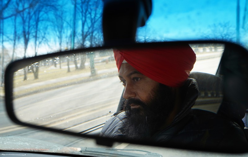 Lupta muncitorilor asiatici ajunși în România cu birocrația și cu abuzurile angajatorilor: „Îmi întreb zilnic șeful: «Când ne plătești? Când ne înnoiești permisele de muncă?»”