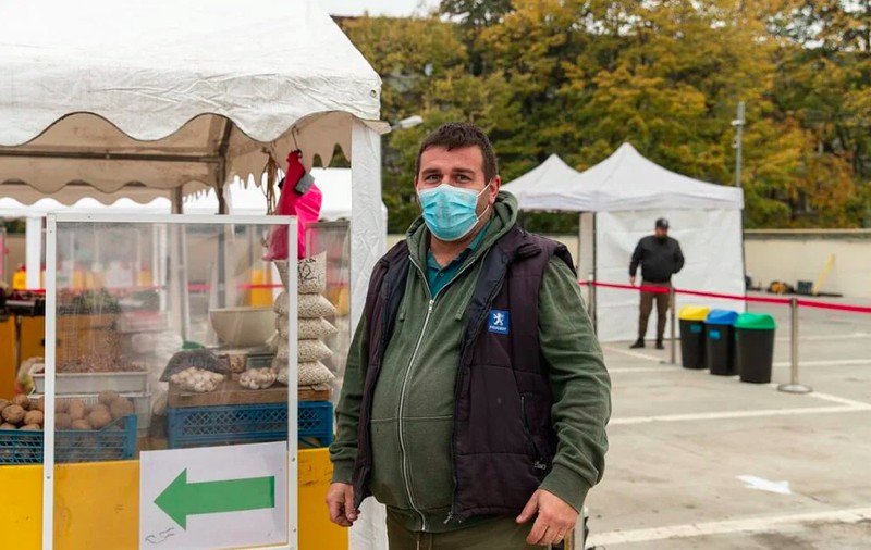 REPORTAJ. Supărarea comercianților dintr-o piață de la marginea Bucureștiului pe aglomerația de la Obor: “I-au văzut pe ei așa și ce au zis, hai să îi închidem pe toți”