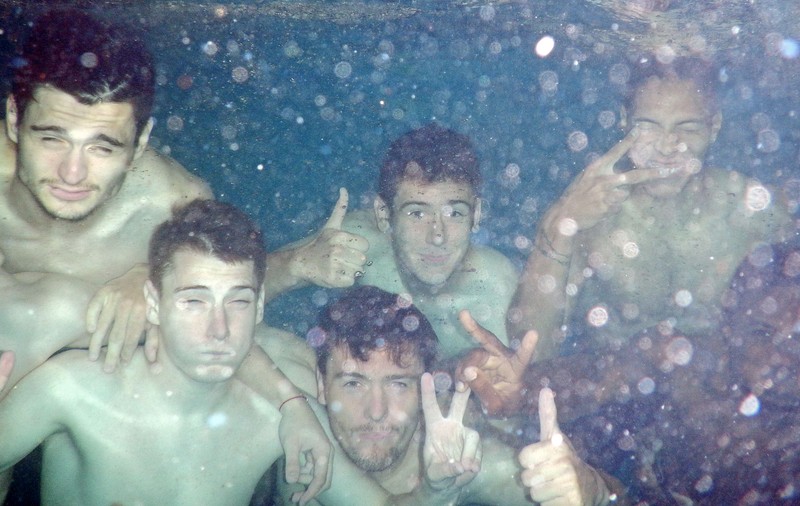 SUPER GALERIE FOTO / ”Suntem câinii din Atlantis!”. Selfie sub apă!