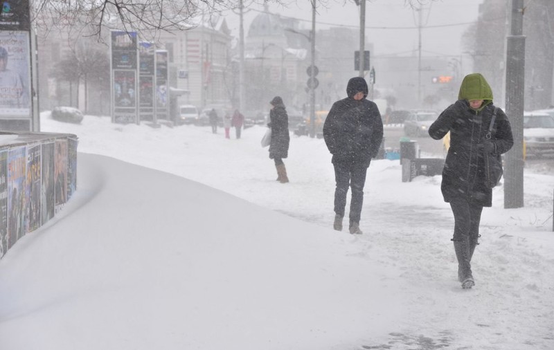 Meteorologii anunță din nou ninsori în București. Cum va fi vremea în weekend