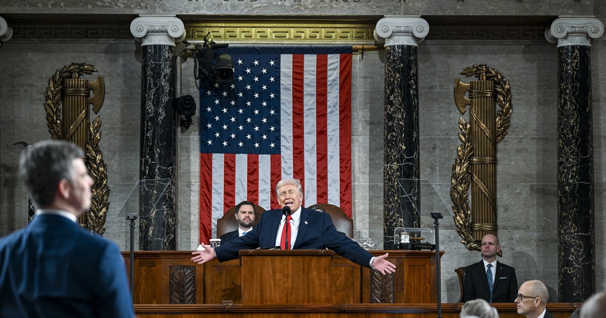 Donald Trump își susține discursul despre Starea Națiunii în fața unei sesiuni comune a Congresului SUA