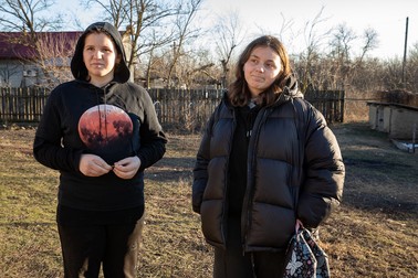 Bianca și Lavinia nici nu-și mai amintesc de mama lor