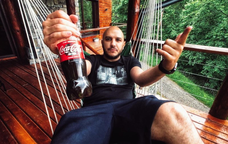 Cântărețul de hip hop Guess Who, prins la volan sub influența substanțelor interzise. Pozitiv la cocaină la Drugtest