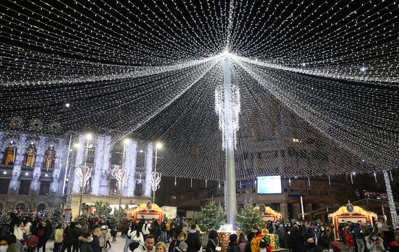 În Craiova se extinde iluminatul festiv, în plină criză a energiei