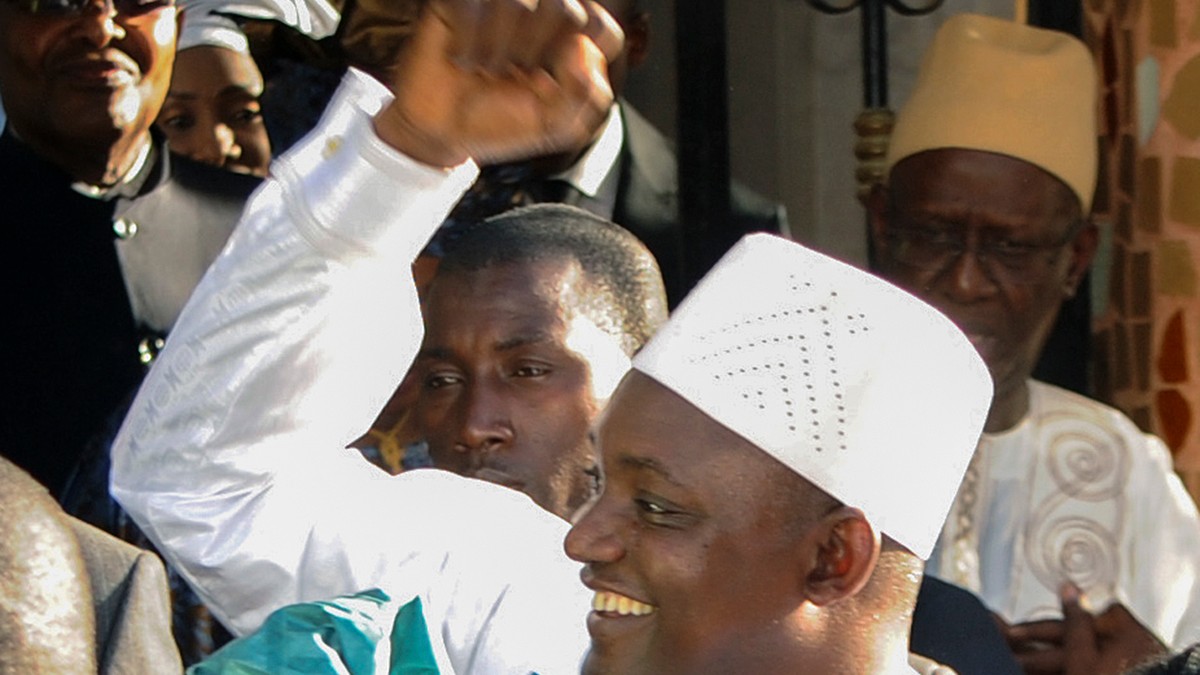 Adama Barrow de depus jurământul de președinte al Gambiei