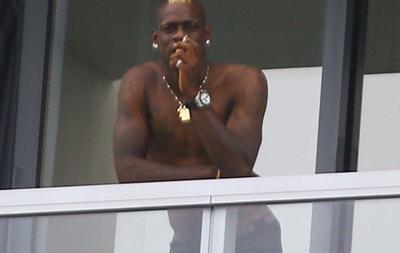Acuzaţii incredibile: ”Mario Balotelli este ca un măr stricat!”