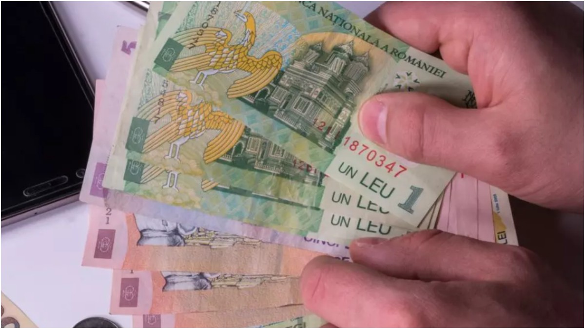 În imagine sunt ilustrate bancnote și monede