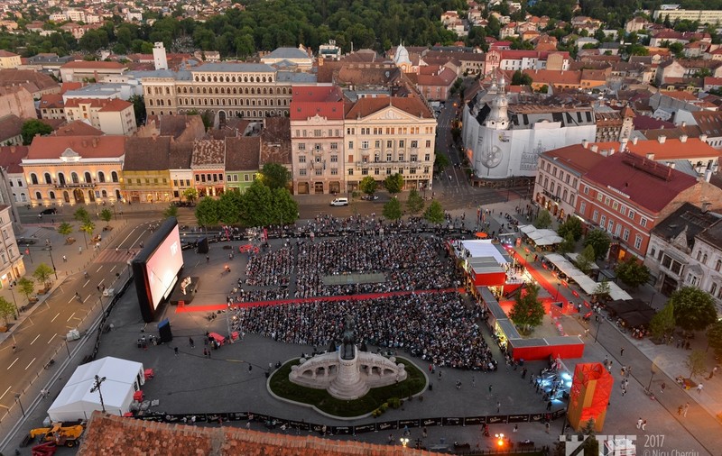 Peste 3.000 de oameni, la deschiderea TIFF 2017. Cinefilii au umplut Piața Unirii din Cluj