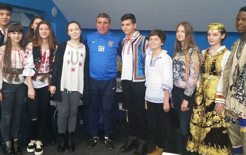 Gică Hagi s-a întâlnit cu participanții Galei Culturale Internaționale / FOTO&VIDEO