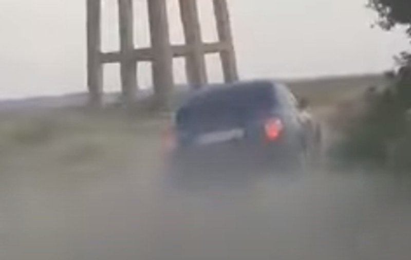 Urmărire ca-n filme a unui adolescent de 15 ani aflat la volan, în Dolj. Polițiștii l-au oprit cu focuri de armă