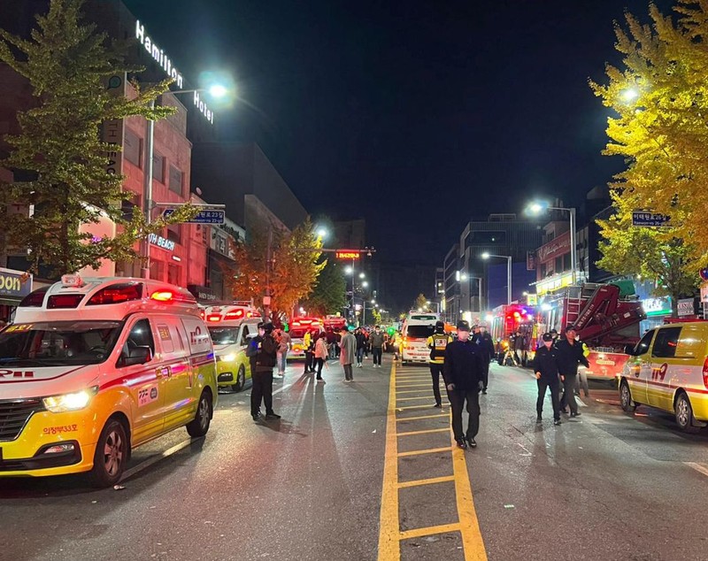 Cel puțin 156 de morți și 151 de răniți într-o busculadă creată la petrecerea stradală de Halloween din Seul