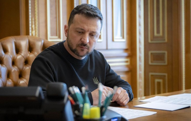 Vladimir Putin și Volodimir Zelenski ar putea vorbi la telefon în curând. Un înalt oficial de la Kiev anunță: „Suntem foarte aproape de a pune capăt cu adevărat acestui război”