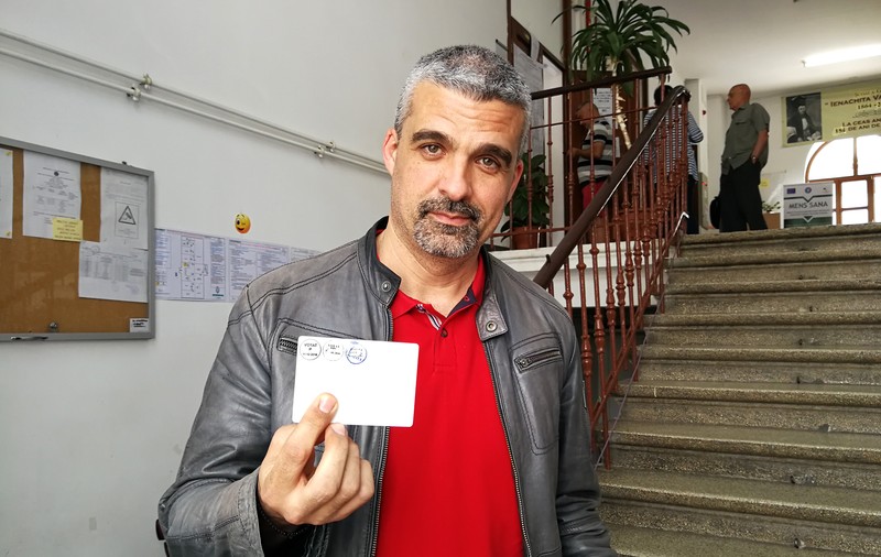VIDEO | Aurelian Temişan a votat direct de la aeroport: "Sperăm ca România să-şi refacă imaginea în faţa Europei"