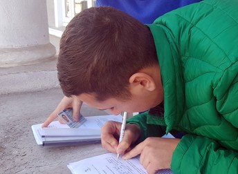 Ion a completat cu grijă cererea de voucher pentru proteză