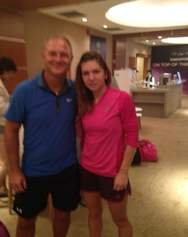 Simona Halep a venit în Singapore cu tot familionul! ^Campioana românilor este urmărită pas cu pas de un milionar din SUA! GALERIE FOTO