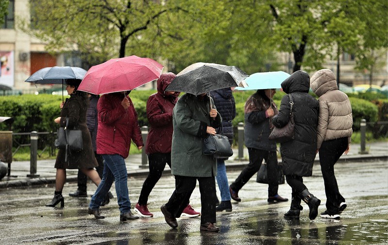 Prognoza meteo pentru următoarele două săptămâni. Meteorologii anunță că vin ploile