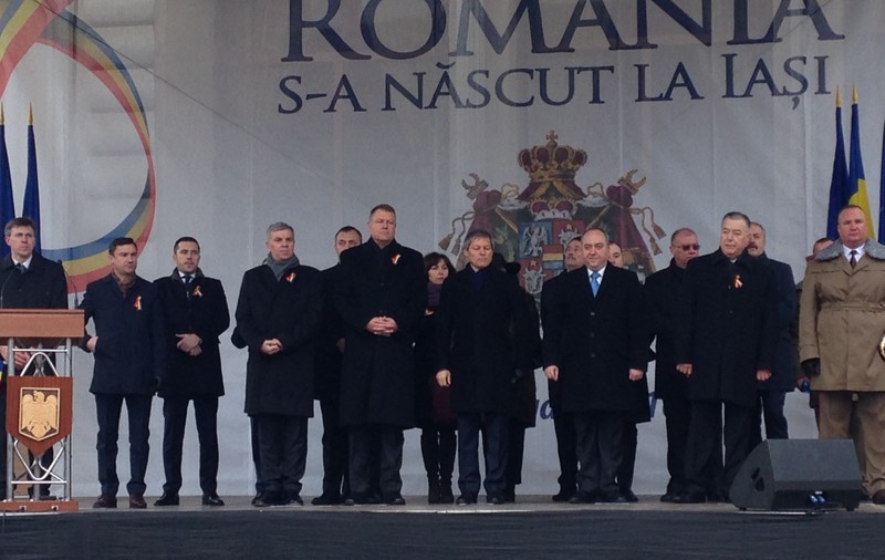 Klaus Iohannis, la manifestările de Ziua Unirii de la Iaşi. Peste 100.000 de oameni participă la ceremoniile militare