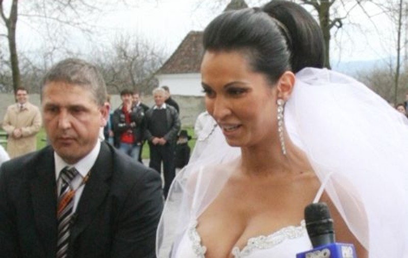 Mâncăruri rafinate și băuturi fine la nunta Nicoletei Luciu. Vezi ce conține meniul!