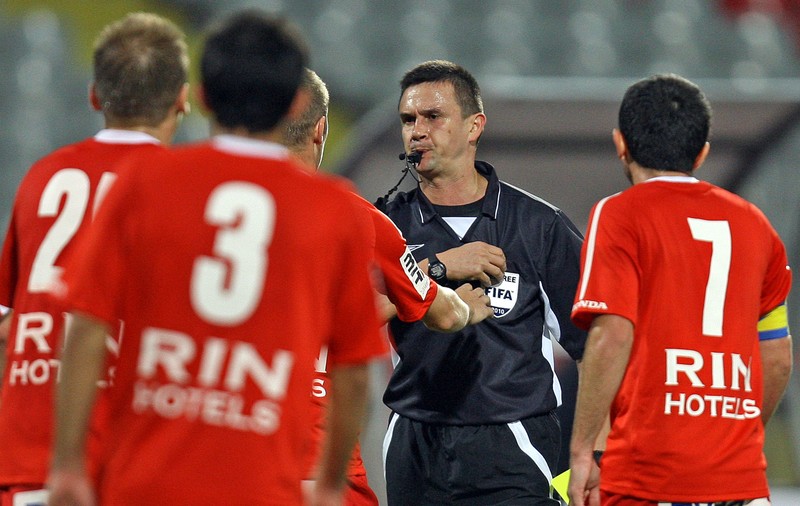 DERBY-UL STEAUA - DINAMO: e delegat un arbitru cu cinci El Clasico la activ