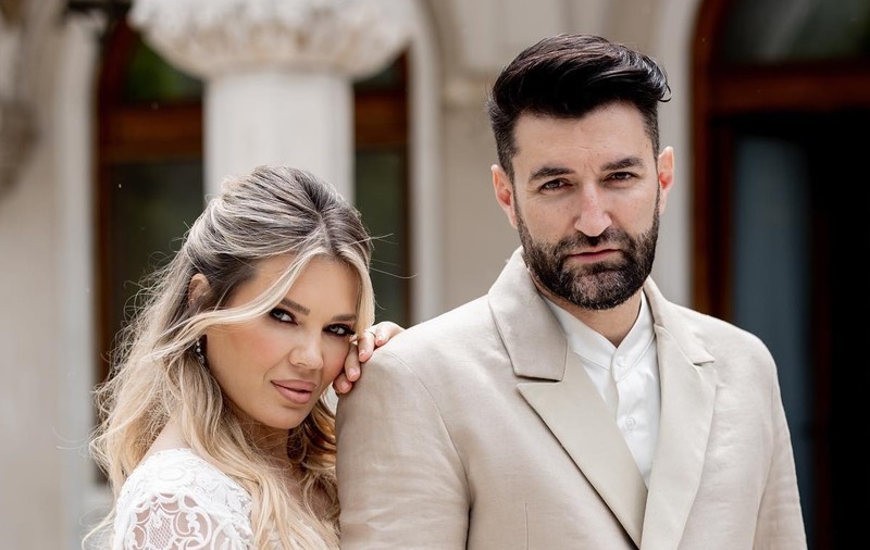 Cadoul pe care Smiley și Gina Pistol l-au primit de la nașii lor: „Aștept itinerariul cu nerăbdare”